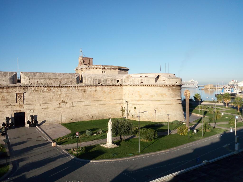 Residence Stendhal Guest House Civitavecchia Bagian luar foto